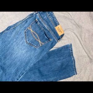 NWOT Women’s Abercrombie Straight Boot Jeans 2 L